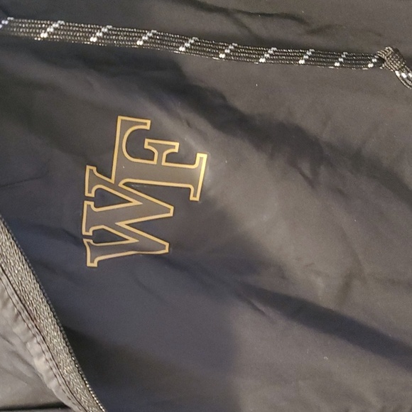 Wake Forest Light wind breaker by Columbia Size M (48) - Picture 2 of 7